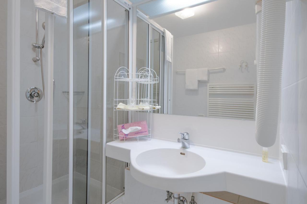 Hotel Bartholomaeus Zeitlarn Ngoại thất bức ảnh